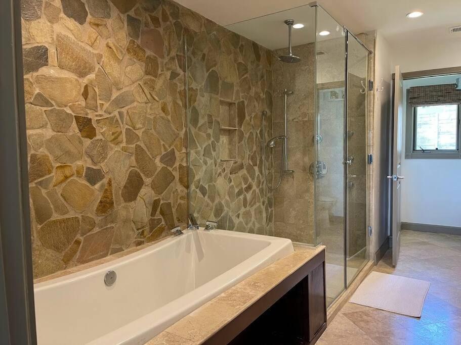 Lakeview Bungalow-Access To Lake, Pool, Gym, &Park Lago Vista ภายนอก รูปภาพ