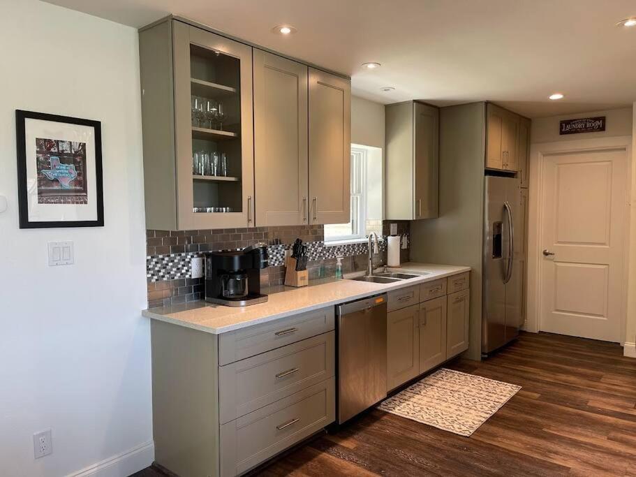 Lakeview Bungalow-Access To Lake, Pool, Gym, &Park Lago Vista ภายนอก รูปภาพ